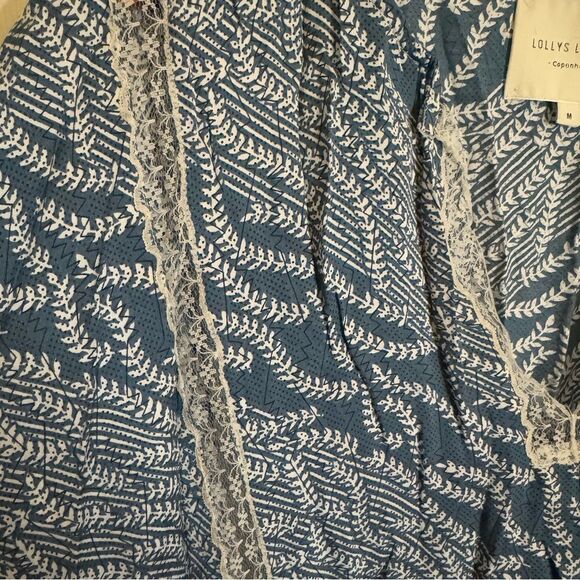 Lollys Laundry blouse size Medium in blue linen with white lace Pre-Loved - Picture 8 of 10